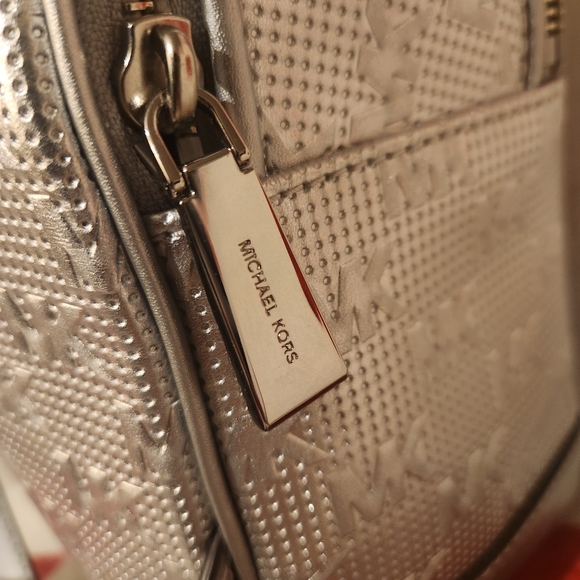 Michael Kors Brooklyn Backpack and JC wallet- Metallic Silver - Picture 9 of 15